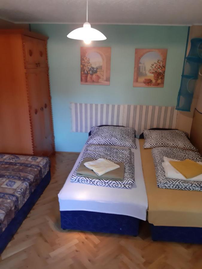 Andi Ueduelohaz Solnok Dış mekan fotoğraf