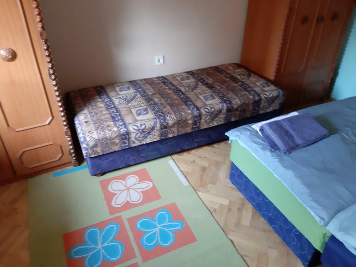 Andi Ueduelohaz Solnok Dış mekan fotoğraf